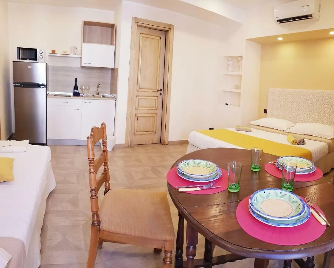 דירות גיארדיני נאקסוס A Casa Vostra