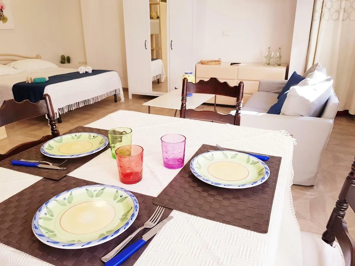 דירות גיארדיני נאקסוס A Casa Vostra